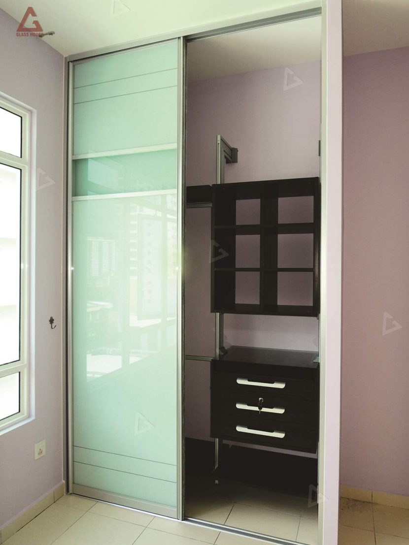 WARDROBE (Pole System) Glass House Design